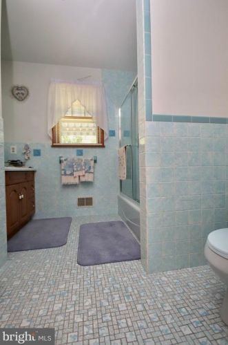 2503 Pennsylvania Ave, West Deptford NJ  08096-4753 exterior