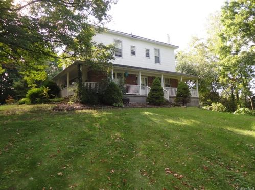 16 Bull Rd, Camp Bell Hall, NY 10916-2719