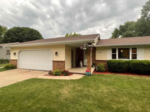 2646 Kenhill Dr, Green Bay, WI 54313-7070