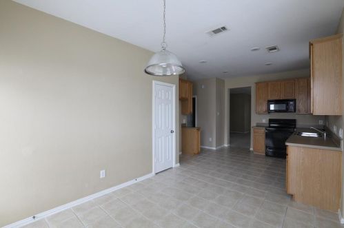 10225 Nantucket Dr, Aubrey TX  76227-7599 exterior