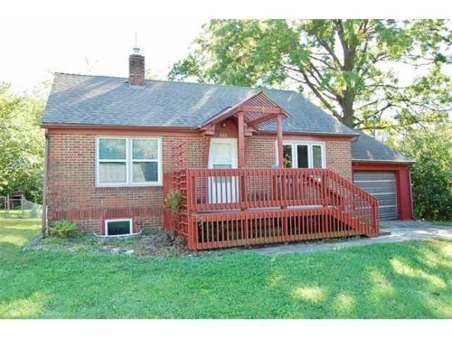 833 Ohio St, Leavenworth, KS 66048-3174