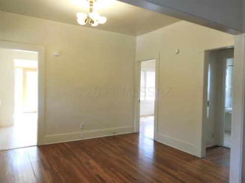 104 2nd St, Tucson AZ  85705-7670 exterior