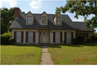 2100 Kingsbury Dr, Montgomery, AL 36106-3430