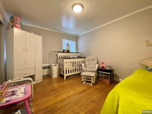 27 Union Ave, Nutley NJ  07110-3325 exterior