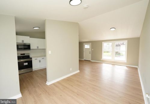 150 Independence Dr, Yardley PA 19067-4910 exterior