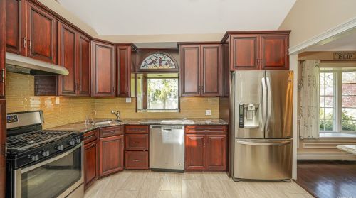 255 Maple St, Islip Manor NY  11751-4801 exterior