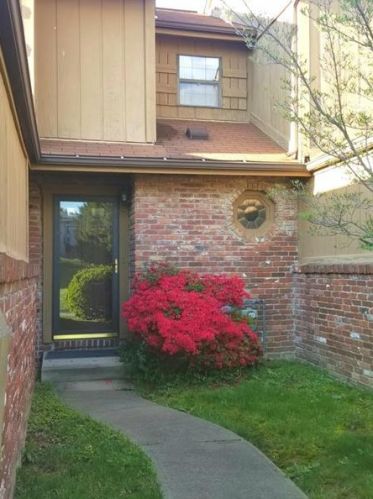 1337 Lexington Dr, Lawrence, PA 15055-1029