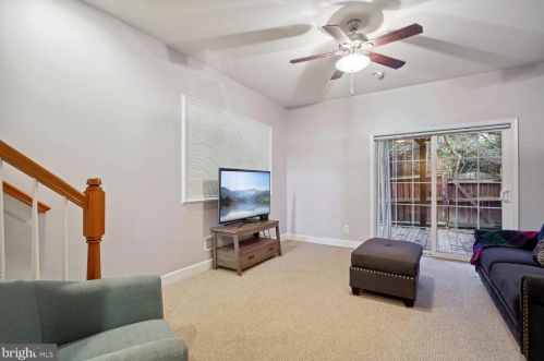 9269 Laurel Ridge Crossing Rd, Lorton VA  22079-2960 exterior