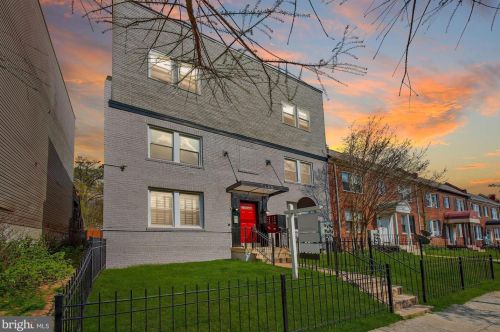1241 18th St, Washington, DC 20002-2081