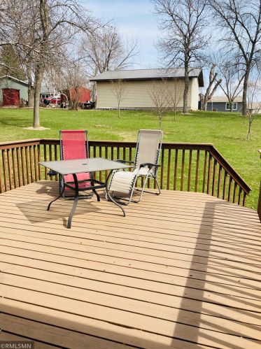 104 1st St, Elysian, MN 56028-2000