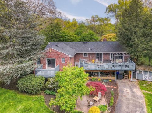 135 Dutch Rd, East Brunswick, NJ 08816-2507