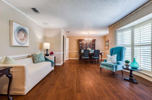 2402 Aspen St, Richardson TX  75082-3327 exterior