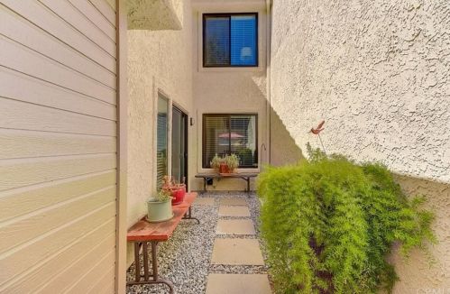 5345 Huntley St, Simi Valley CA  93063-6104 exterior