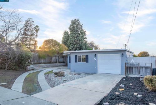 840 Patrick Dr, Pinole, CA 94564-2644