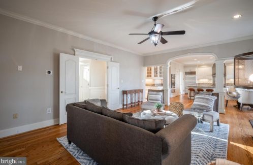 281 Golden Woods Ct, Great Falls VA  22066-4152 exterior