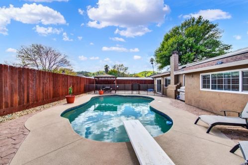 1250 Danfield Way, Vacaville CA  95687-5622 exterior