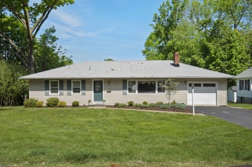 128 Summit Rd, Sparta, NJ 07871-1400