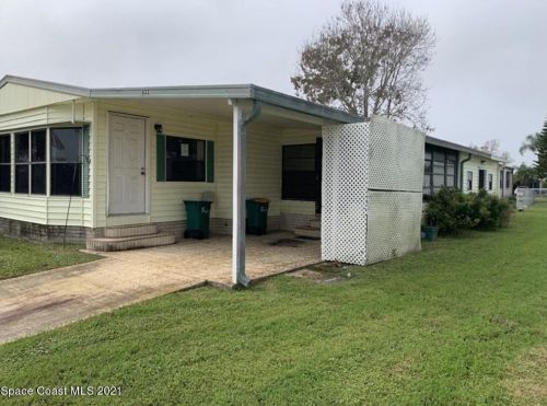 832 Hyacinth Cir, Sebastian, FL 32976-7663