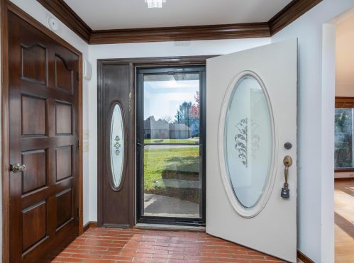 1224 Countryside Dr, Washington Ch OH  43160-1804 exterior
