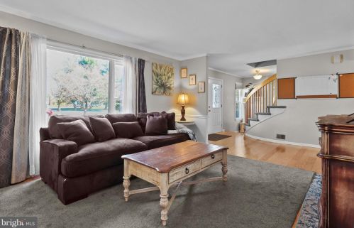 2 Elizabeth Ln, Southampton PA  18954-1011 exterior