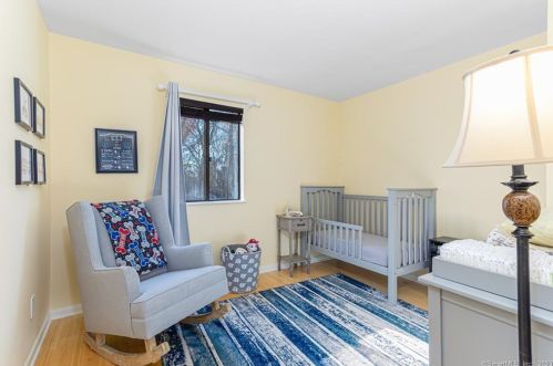 46 Merriland Rd, Stamford CT  06903-1717 exterior