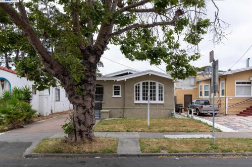 1451 Havenscourt Blvd, Oakland CA  94621-3627 exterior