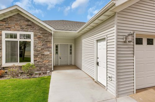 903 Oak Pond Dr, Sartell MN  56377-4518 exterior