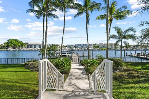 2270 Wilsee Rd, West Palm Beach FL  33410-2016 exterior