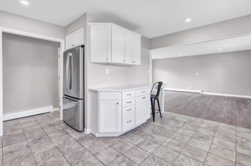 2870 Broadbridge Ave, Stratford CT  06614-2957 exterior