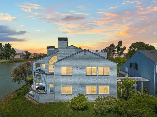 30 Cape Hatteras Ct, Redwood City, CA 94065-1237