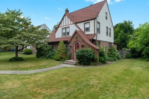 113 Center St, Manchester, CT 06040-5203