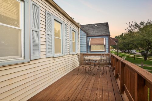 3017 Crane Pl, Hammond, IN 46323-1105