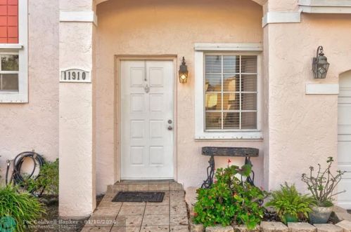 11910 12 St, Hollywood FL 33026-3874 exterior