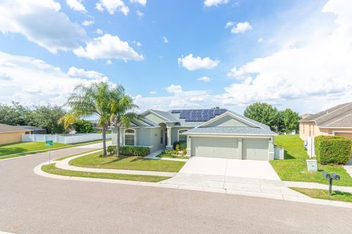 550 Coventry Rd, Davenport, FL 33897-3897