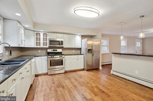 438 Gulph Rd, Norristown, PA 19406-2807
