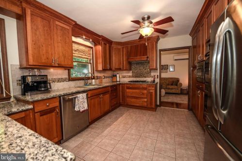 139 Maple Leaf Ln, Pottstown PA 19464-1563 exterior