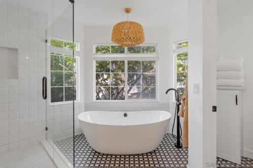 219 Jacob Ln, Encinitas CA  92024-2123 exterior