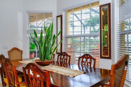 10218 Avonleigh Dr, Bonita Springs FL 34135-7059 exterior