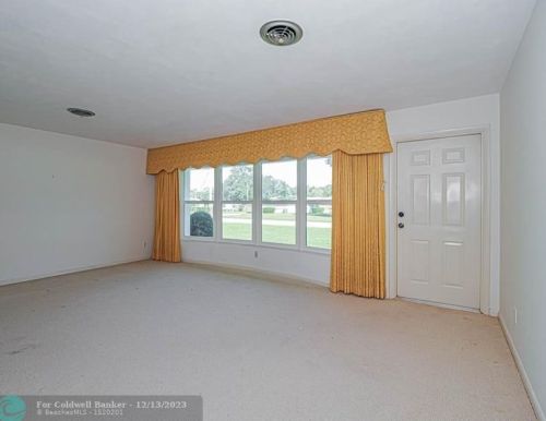 2401 Cordova Ave, Vero Beach, FL 32960-2984
