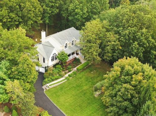 28 Table Rock Rd, Tuxedo Park, NY 10987-4720