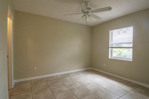 119 Essex Dr, Fort Pierce FL 34946-1228 exterior