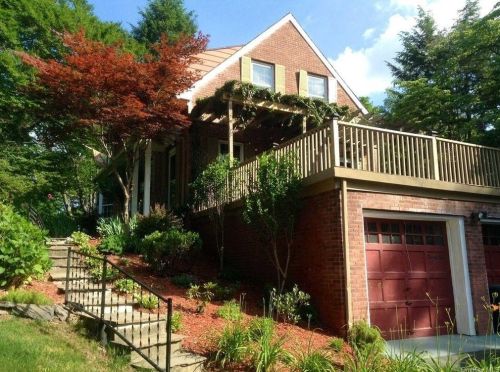 22 Circular Rd, Poughkeepsie NY 12601-4635 exterior