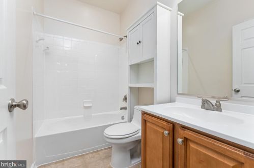 1305 Preserve Ln, Fredericksburg VA  22401-8417 exterior