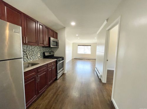 10459 214th St, Jamaica NY  11429-1542 exterior