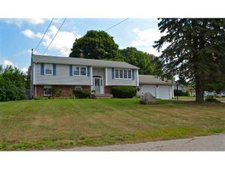 29 Mdw Vw Dr, Smithfield RI  02917-1835 exterior