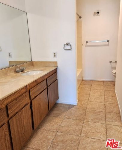24410 Crenshaw Blvd, Torrance, CA 90505-5332