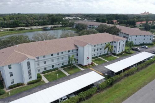 9600 Victoria Ln, Naples FL  34109-1629 exterior