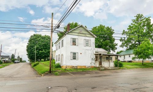 305 Walnut St, Lynx, OH 45693-1437