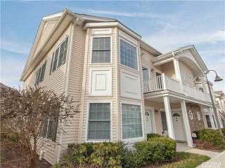 68 Autumn Dr, Hicksville NY  11803-6605 exterior