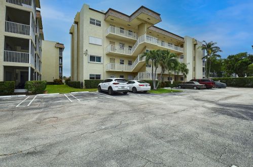 646 Snug Harbor Dr, Boynton Beach, FL 33435-6166